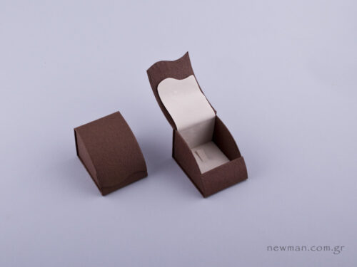 051421 - Box for Ring (with hook) brown