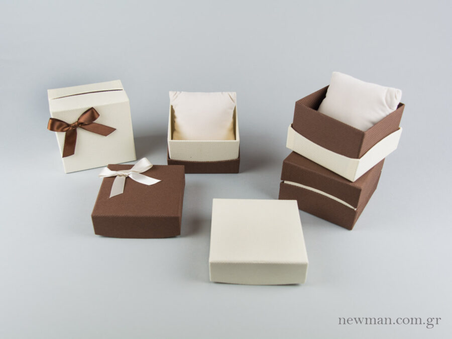 jewellery-box-with-pillow-for-watches-bracelets-90x90x60mm