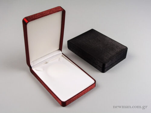 RTLS12 Silk-Satin Jewellery Box for Necklace (open)