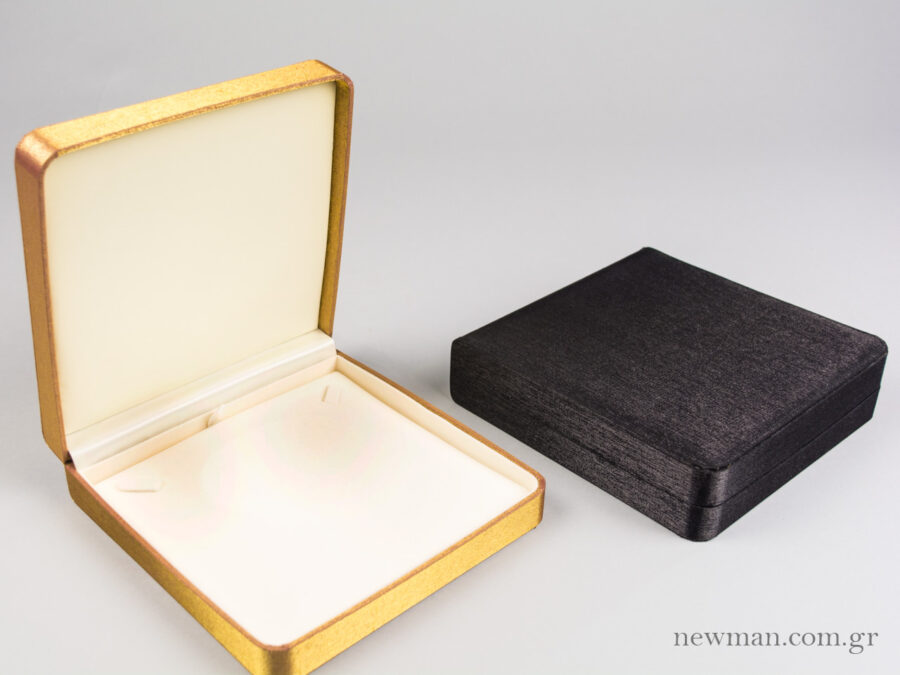 RTLS10 Silk-Satin Jewellery Box for Necklace 190x190x45mm Black - Gold (open)