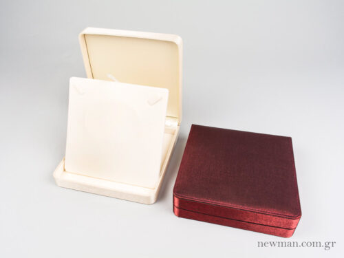 RTLS10 Silk-Satin Jewellery Box for Necklace 190x190x45mm Ivory - Burgundy