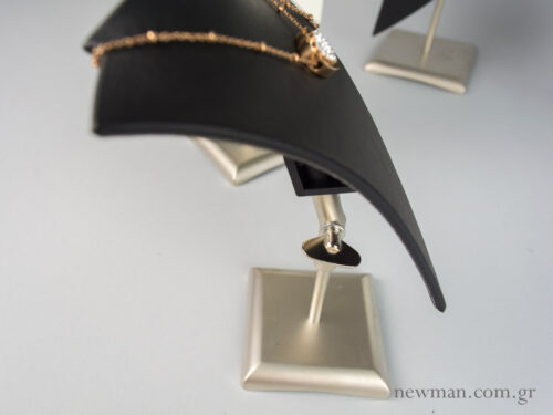 necklace-stand-metal-base