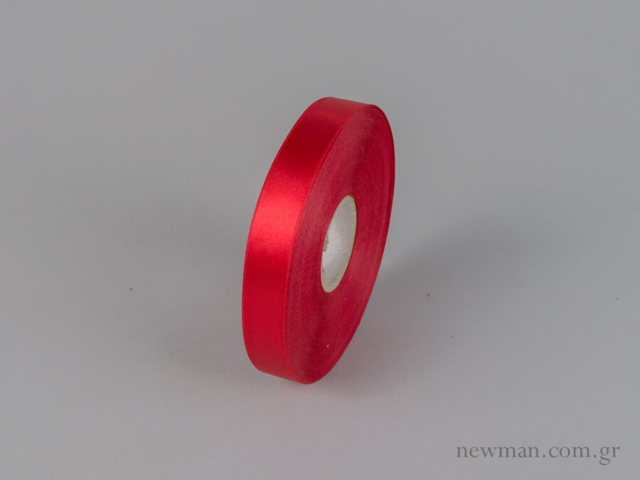 Double-sided satin ribbon in red