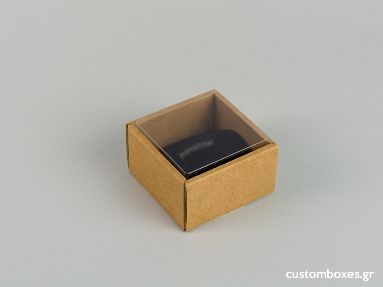 Οικολογικό κουτί kraft με διάφανο καπάκι και μαύρη βελούδινη βάση μεγάλο δαχτυλίδι