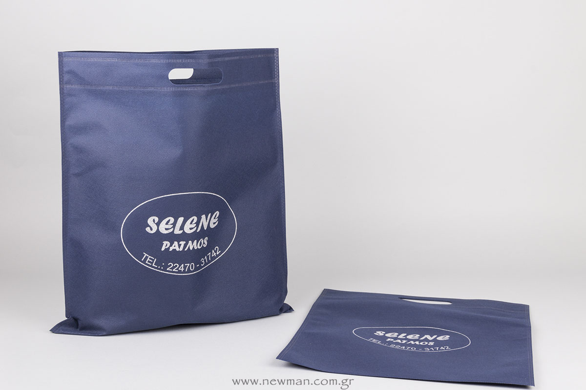 Silk screen printing on non-woven bags