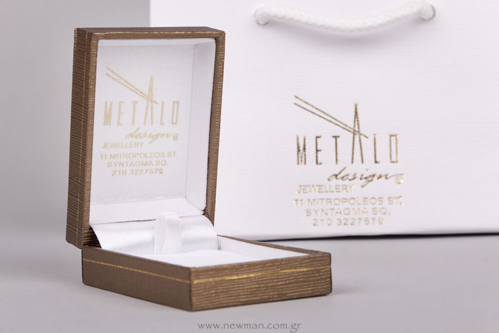 Metalo design jewellery logo on paper bags and jewellery boxes