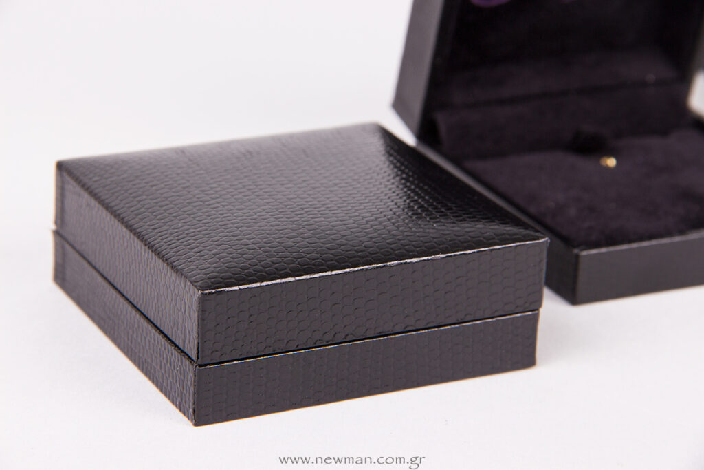 Jewellery-boxes-with-the-logo-Elena-Syraka