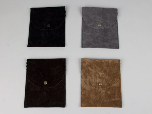 Pocket-sized pouch with button in 4 colors