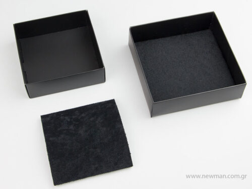 Μαύρα χάρτινα πλαστικοποιημένα κουτιά μπιζού με βελούδινο μαξιλαράκι σε 5 μεγέθη 0750