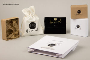 Arc En Ciel: Printed packaging products for jewelry.