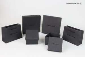 Antonia Karra: Packaging boxes and bags with logo.