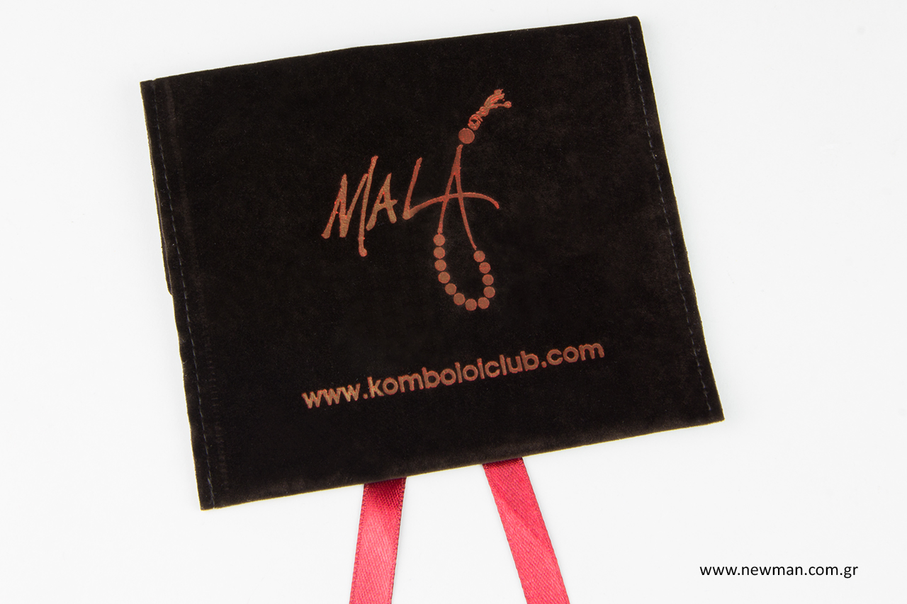 Branded packaging with printing for jewellery and accessories.