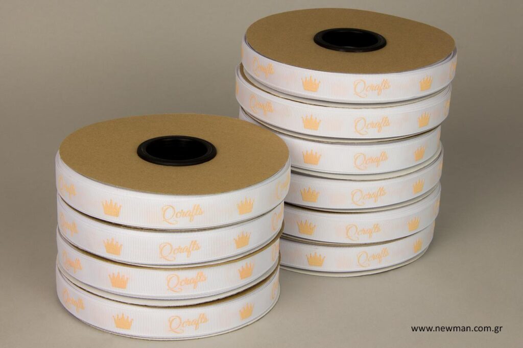 Decorative ribbons with embossed silk-screen printing.