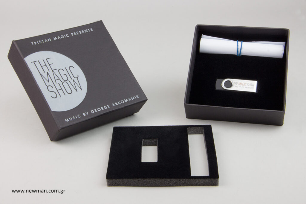 Tristan Magic - The magic show: Printed boxes for trickery.