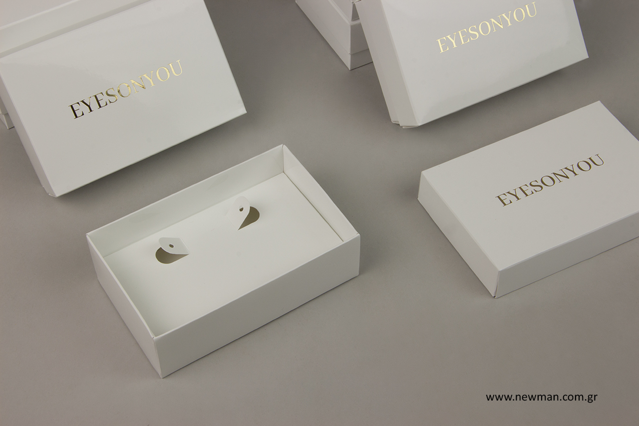 Bijoux boxes with your corporate brand name.