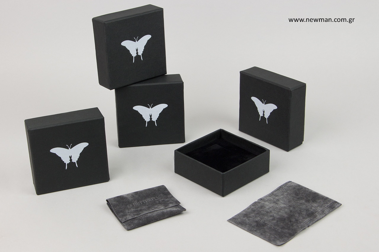 Paper boxes for jewellery and jewelry pouches with logo.