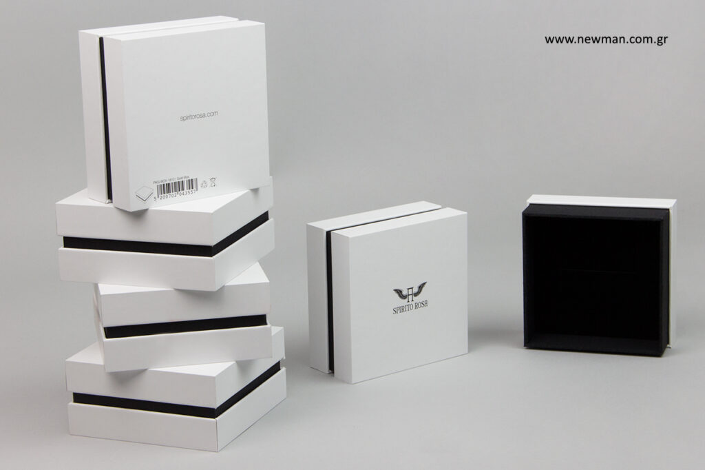 Angelo di Spirito Rosa: Εξατομικευμένα κουτιά συσκευασίας με λογότυπο.