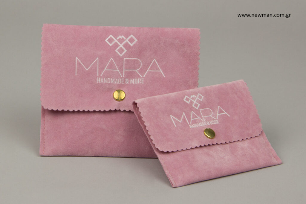 MARA Handmade and more: Printing on pocket-shaped pouches with button.
