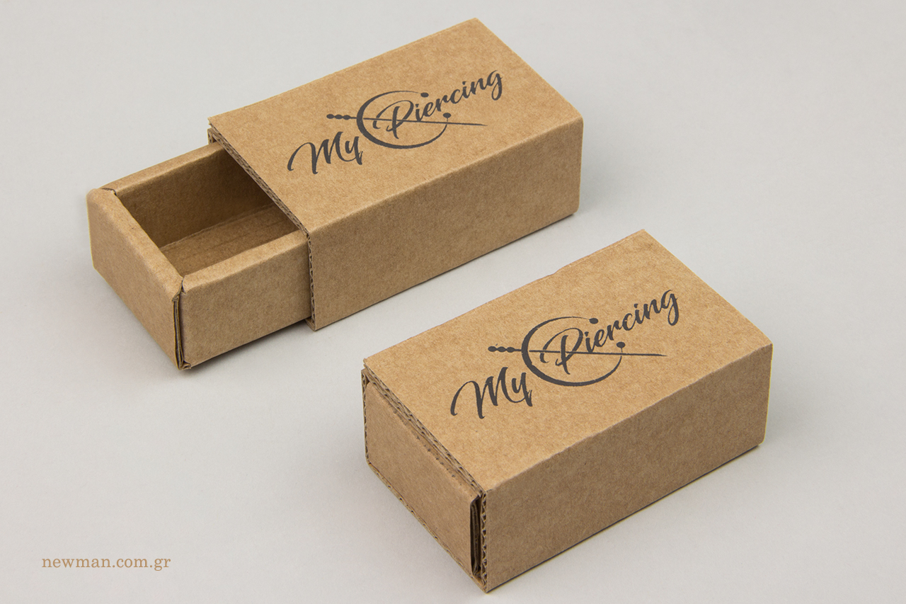 Branded ecological boxes made of kraft cardboard with print.