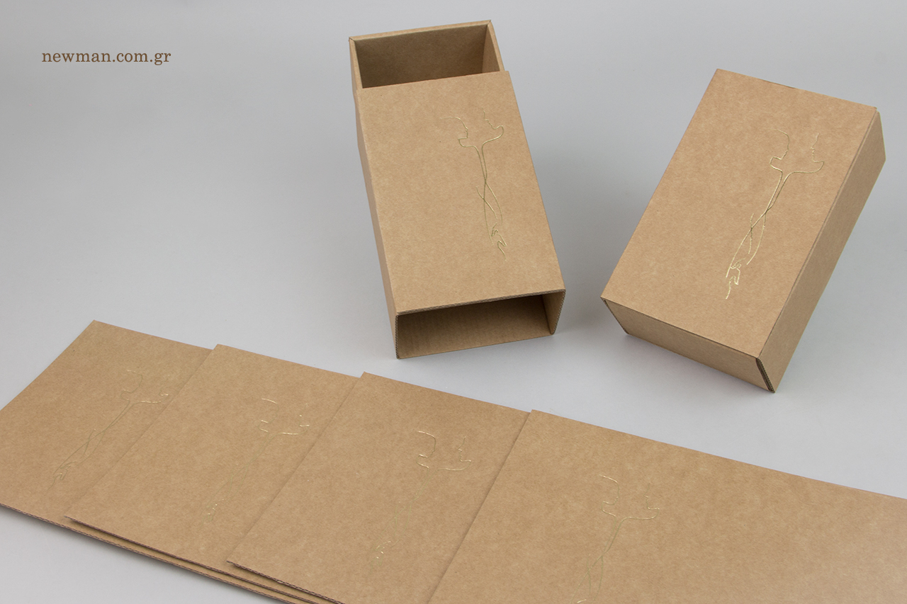 The boxes are available in 10 sizes in flat form or assembled.