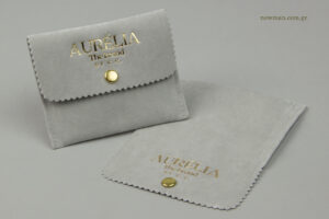 Aurelia The brand by C.C.: Gold hot-foil printing on jewellery packaging.