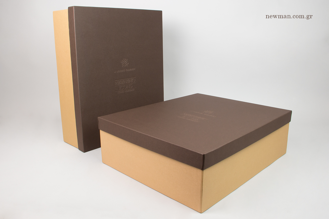 Paper packaging boxes with logo printing.