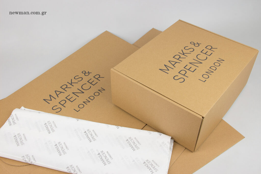 Marks & Spencer (M&S): Τυπωμένες συσκευασίες με λογότυπο.