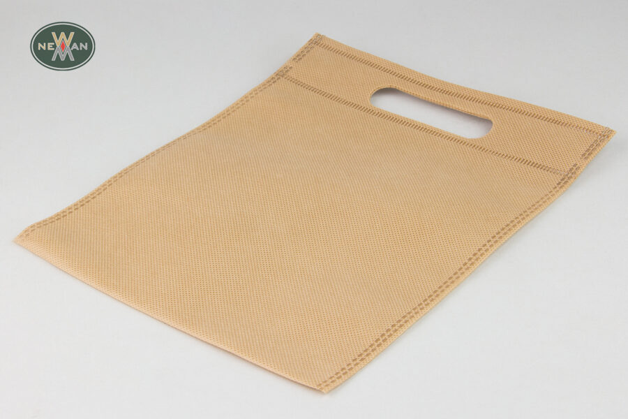 non-woven-bags-with-die-cut-handle-newman-packaging_4905