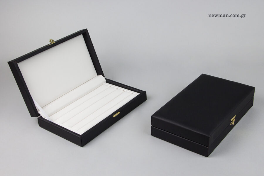 leatherette-ring-folding-boxes-newman_3299