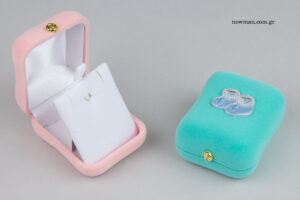 children-jewellery-boxes-with-embroidery-and-button-newman-packaging_3828