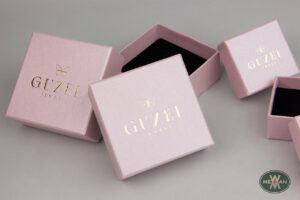 Guzel: Printing on branded paper boxes for jewellery.