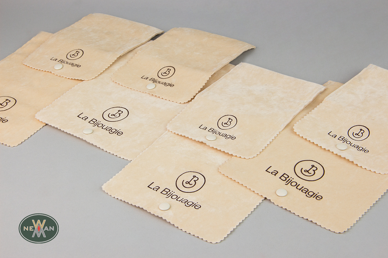 La Bijouagie: Τυπωμένα πουγκιά συσκευασίας χονδρικής με λογότυπο.