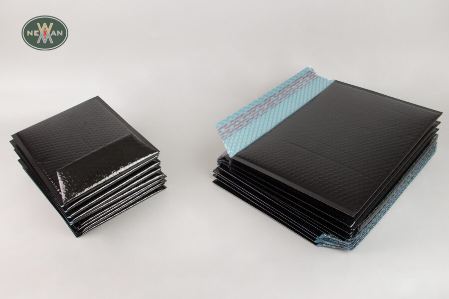 80%-recyclable-aerometal-black-bubble-envelopes-eshop-newman-packaging-5182