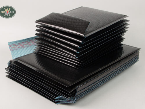 80%-recyclable-aerometal-black-bubble-envelopes-eshop-newman-packaging-5184