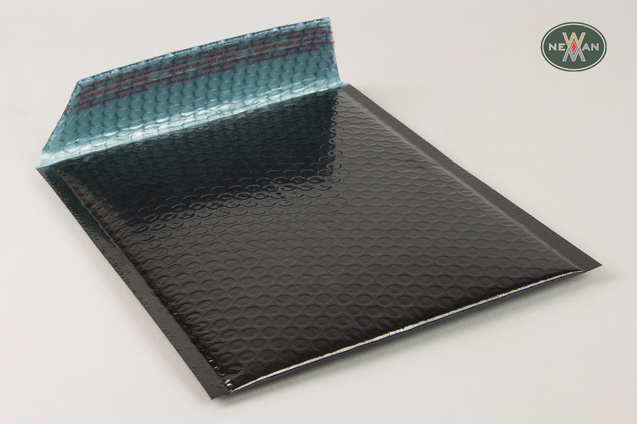 80%-recyclable-aerometal-black-bubble-envelopes-eshop-newman-packaging-5185