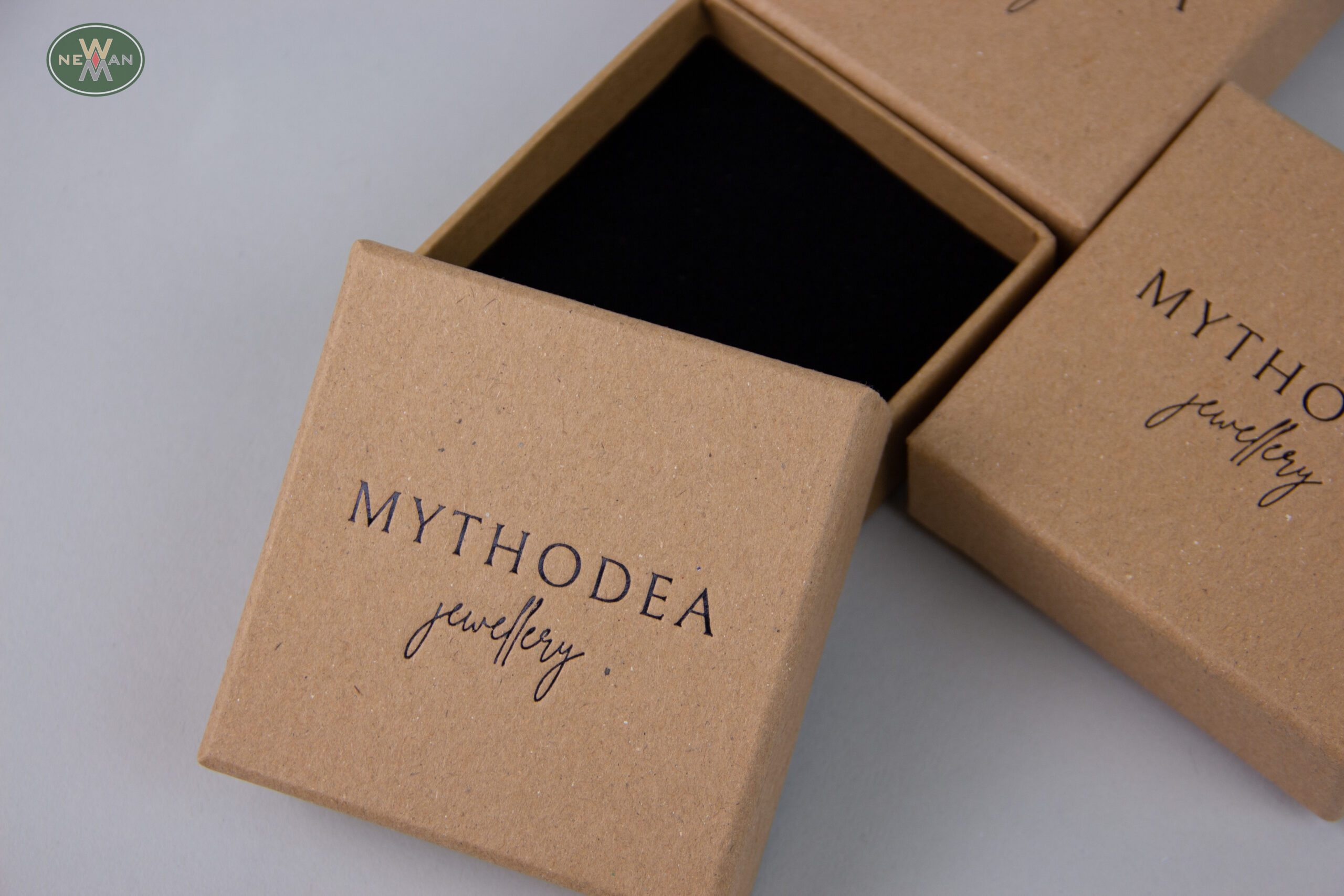 MYTHODEA CUSTOM HARD BOX